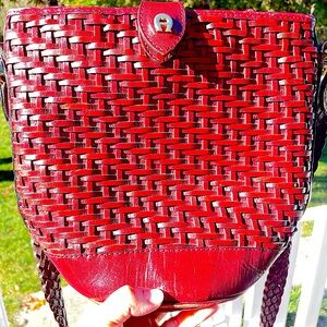 Étienne Aigner Vintage Woven Bucket Purse. Excellent condition